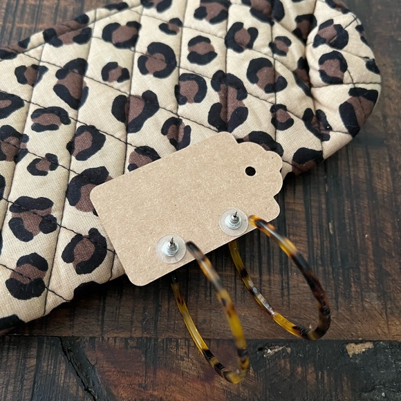 Leopard Earrings! - Picture 2 of 2